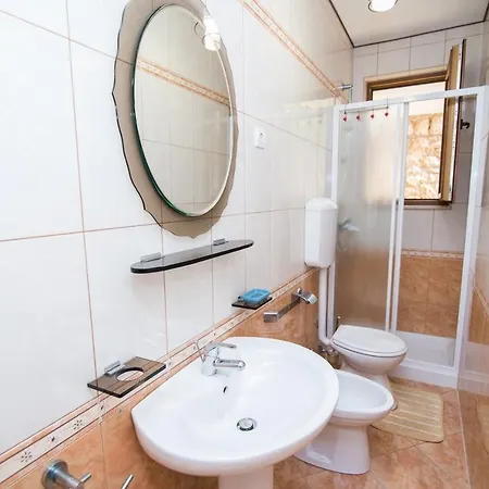 アパート With A Parking Space Mali Losinj, Losinj - 19825 マリ・ロシニュ