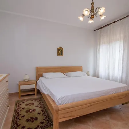 アパート With A Parking Space Mali Losinj, Losinj - 19825 マリ・ロシニュ