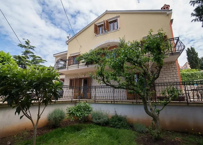 Apartment With A Parking Space Mali Losinj, Losinj - 19825